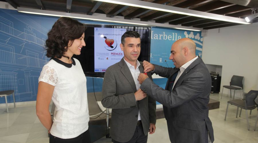 El Ayuntamiento respalda la iniciativa solidaria ‘Pedalea y dibuja una sonrisa’ a favor de la Asociación Contar el Cáncer