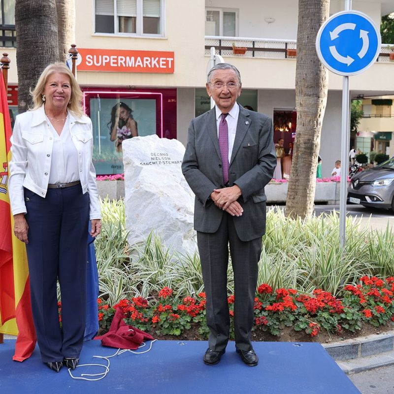 Marbella dedica una glorieta al abogado Nielson Sánchez-Stewart en reconocimiento a sus más de 50 años de compromiso con la ciudad