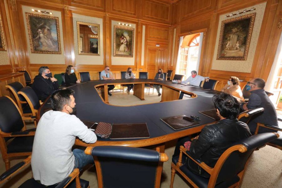 Imagen de la noticia El Ayuntamiento se reúne con hosteleros del munic…