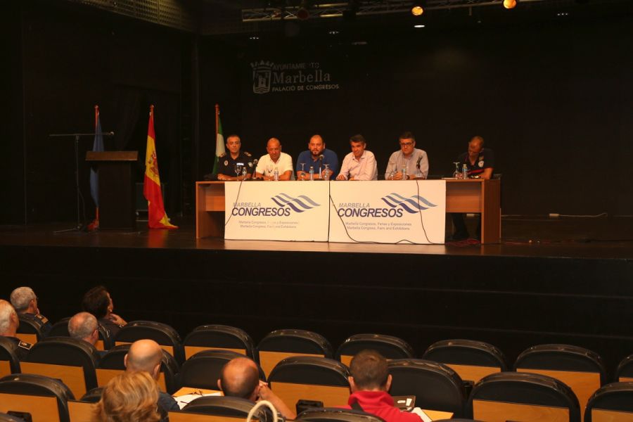 Imagen de la noticia El alcalde mantiene un encuentro con las plantill…