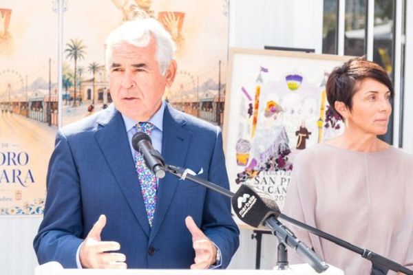 El Ayuntamiento repartirá 2.500 pulseras gratuitas para prevenir la sumisión química durante la Feria de San Pedro Alcántara
