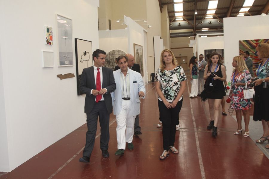 Imagen de la noticia El alcalde visita la Feria Art Marbella que alber…