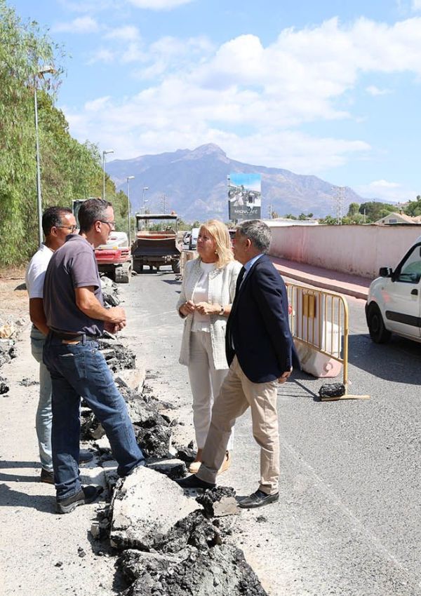 La renovación integral de la Avenida Lorenzo Morito Romero de San Pedro Alcántara encara su recta final