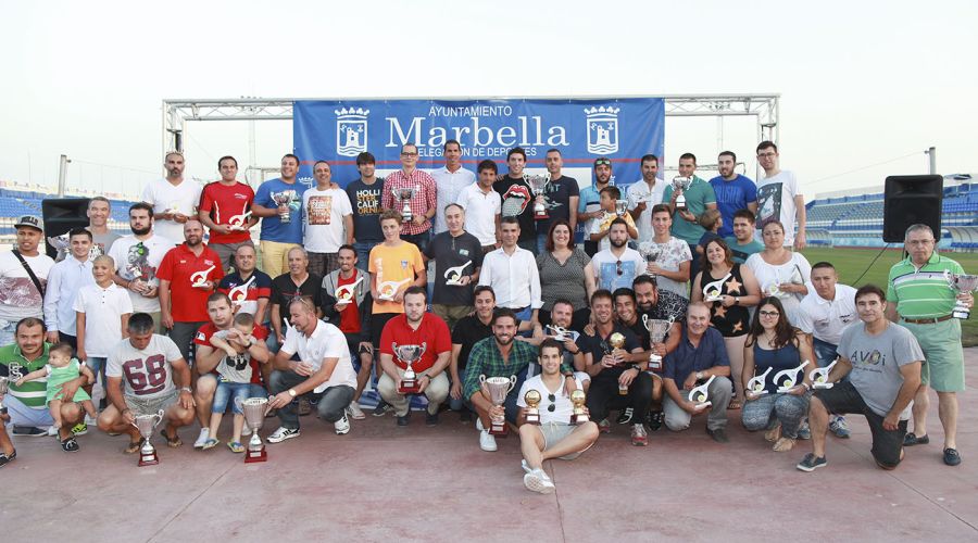 Entregados los trofeos de las ligas locales en las que han participado más de 800 personas