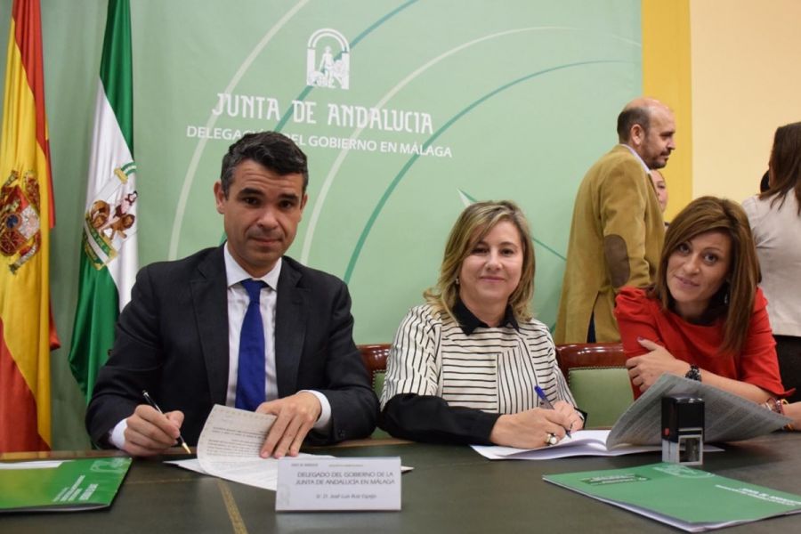 Imagen de la noticia El Ayuntamiento firma un convenio con la Junta qu…