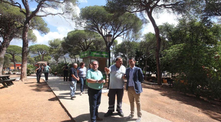 El Ayuntamiento pone en valor el Parque Vigil de Quiñones con la limpieza y el adecentamiento de todo el recinto