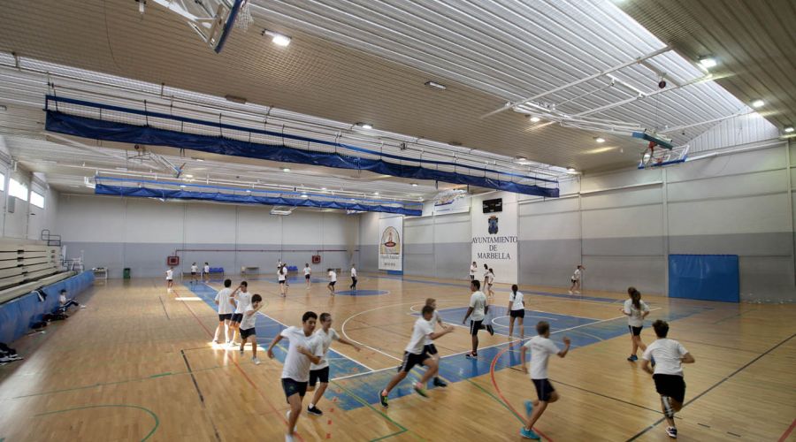 El Ayuntamiento soluciona los problemas de filtraciones del Pabellón Deportivo Antonio Serrano Lima con una nueva cubierta
