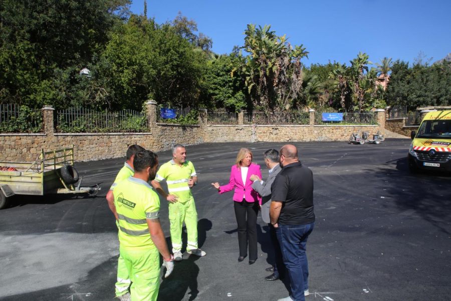 Imagen de la noticia El Ayuntamiento acondiciona el aparcamiento del C…