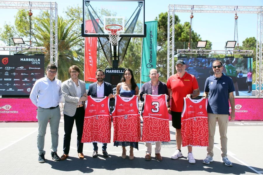 Imagen de la noticia El polideportivo Paco Cantos alberga durante la j…