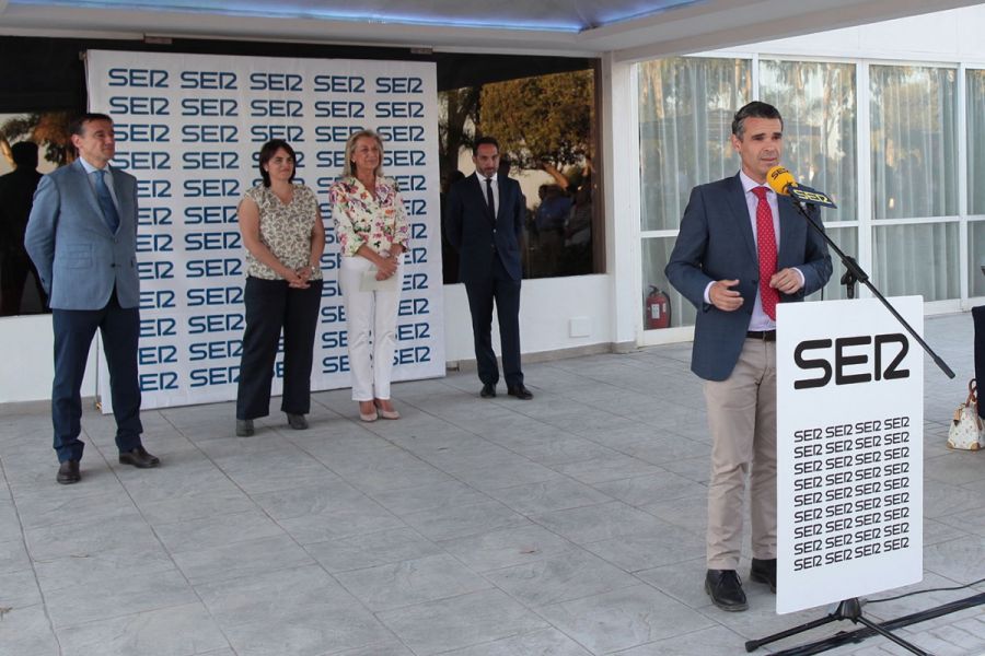 Imagen de la noticia El alcalde asiste a la celebración del quinto ani…
