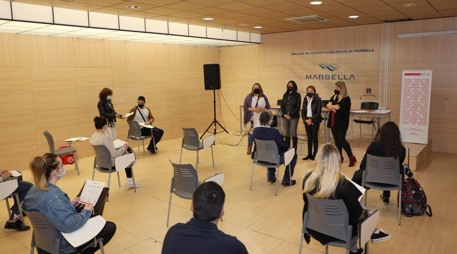 Un total de 25 jóvenes han participado en los cursos gratuitos de ‘Primeros Auxilios’ y ‘Celador en instituciones sanitarias’ en el marco del programa de prevención Activa Marbella