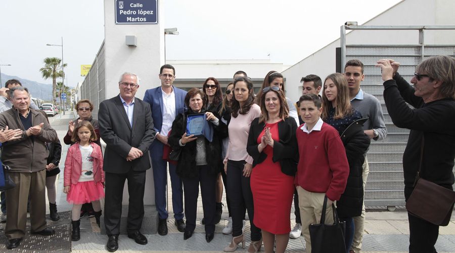La Tenencia de Alcaldía de San Pedro Alcántara homenajea a Pedro López Martos con la inauguración de una calle que lleva su nombre
