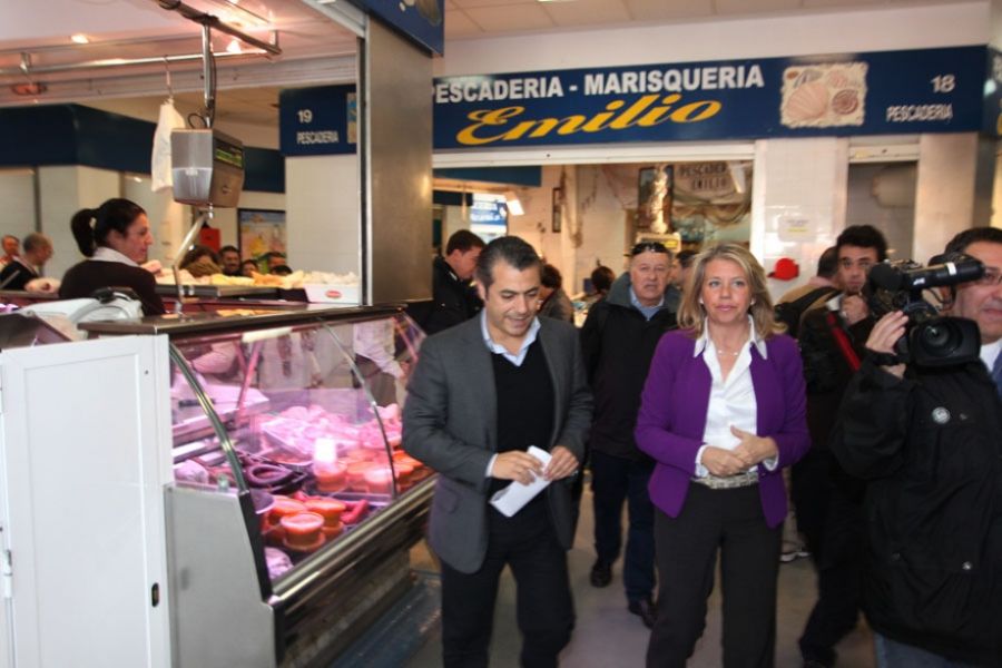 Imagen de la noticia El Ayuntamiento instala en el mercado de Divina P…