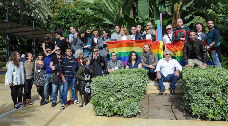 Inaugurado el Monumento a la Diversidad LGTBI en la Avenida del Mar