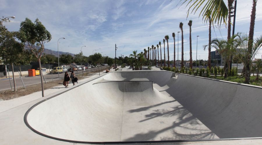 San Pedro Alcántara estrena un parque público de ‘skate’ de más de 3.400 metros cuadrados