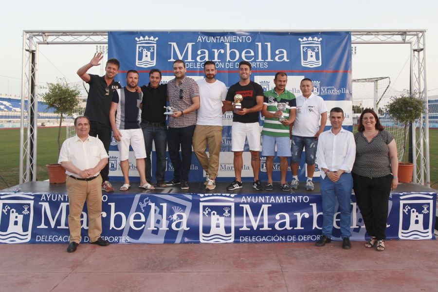Imagen de la noticia Entregados los trofeos de las ligas locales en la…