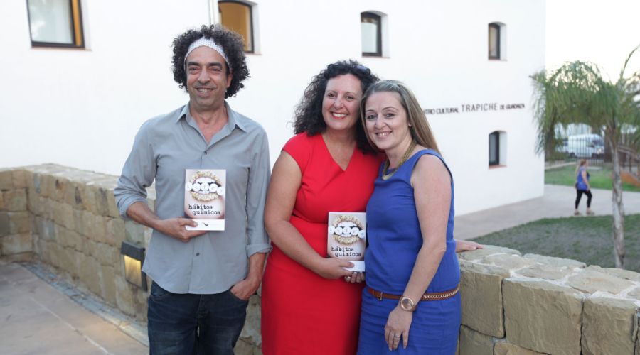 El Centro Cultural Trapiche de Guadaiza ha acogido la presentación del libro \"Hábitos químicos\"