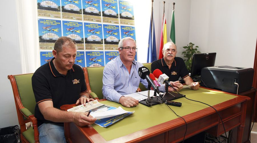 El Palacio de Deportes ‘Elena Benítez’ acogerá este domingo la I Exhibición de Aeromodelismo de San Pedro Alcántara