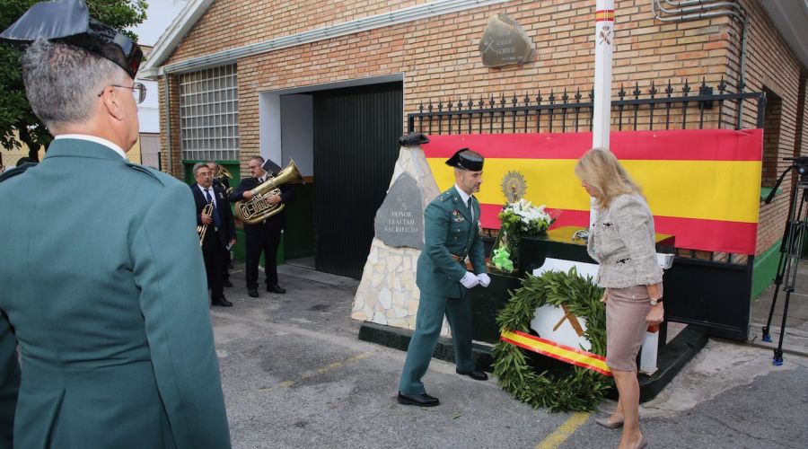 La alcaldesa destaca \"el servicio y la profesionalidad\" de la Guardia Civil en el día de su Patrona, la Virgen del Pilar