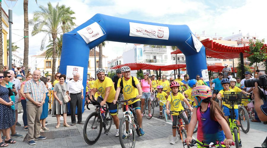 Las bicicletas protagonizan la jornada en San Pedro Alcántara en el tradicional Día del Pedal