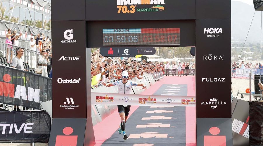 La alcaldesa destaca que el Ironman 70.3 “ha vuelto a convertir a la ciudad en epicentro del triatlón mundial”