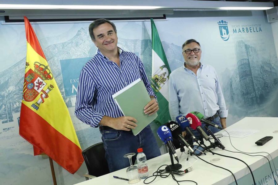 Imagen de la noticia El Ayuntamiento regula las infraestructuras y red…