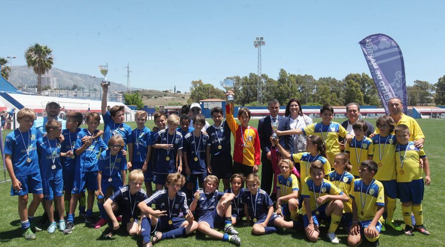 Entregados los trofeos a los equipos de la liga de fútbol 7 de la categoría Estrellitas
