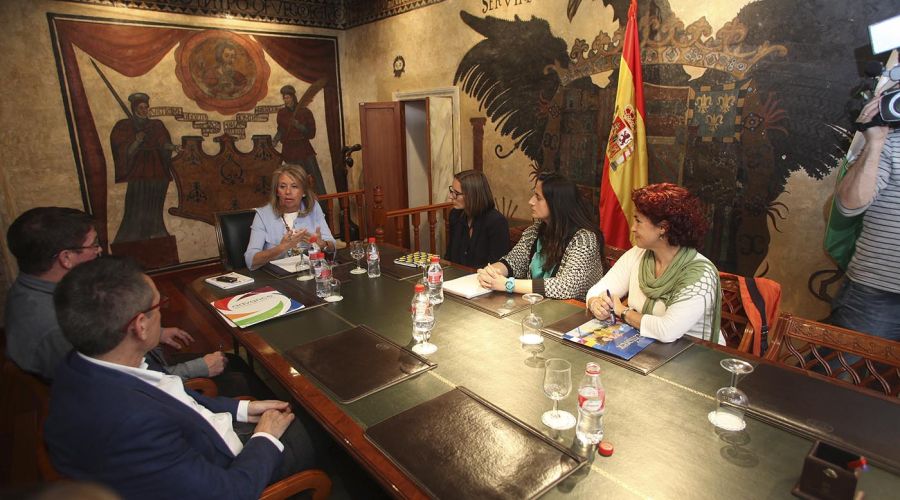 El Ayuntamiento ofertará becas de formación en idiomas a desempleados que estén empadronados en la ciudad