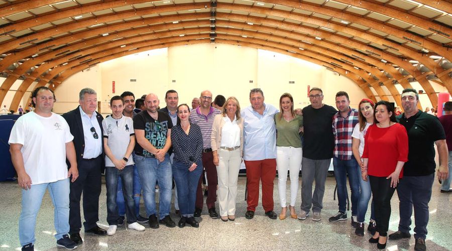 La alcaldesa asiste al tradicional almuerzo de la Hermandad del Cautivo y Santa Marta, tras la Semana Santa