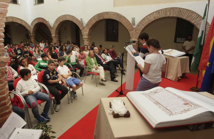 Imagen de la noticia El Ayuntamiento reivindica la lectura en la celeb…