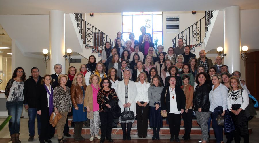 El Ayuntamiento de Marbella se suma al Día Internacional de las Mujeres con la lectura de un manifiesto para reivindicar la igualdad real de trato y de oportunidades