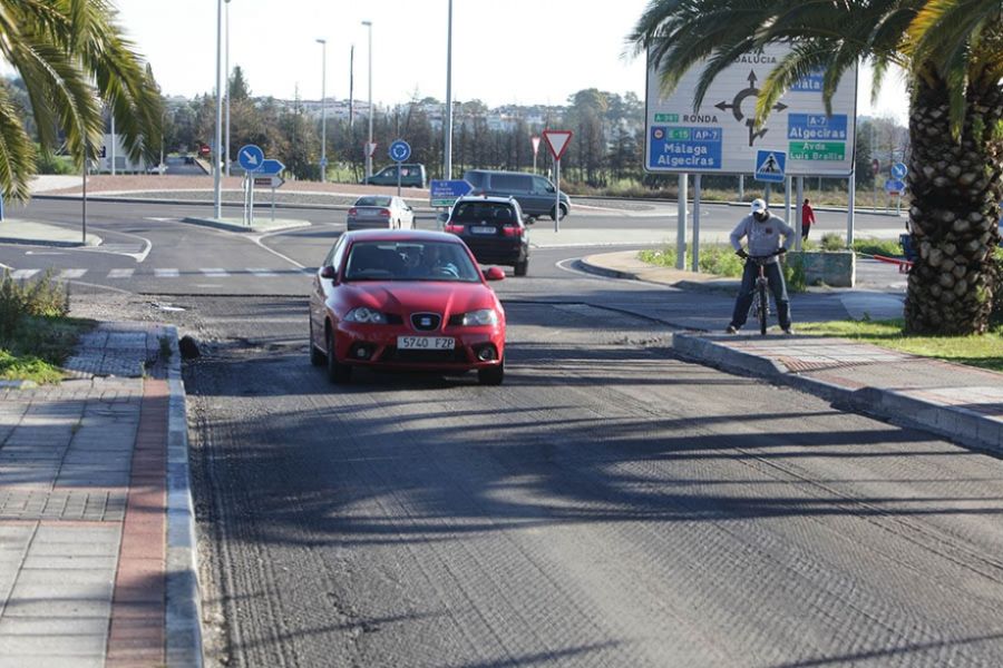 Imagen de la noticia El Ayuntamiento renueva el asfalto de la avenida…
