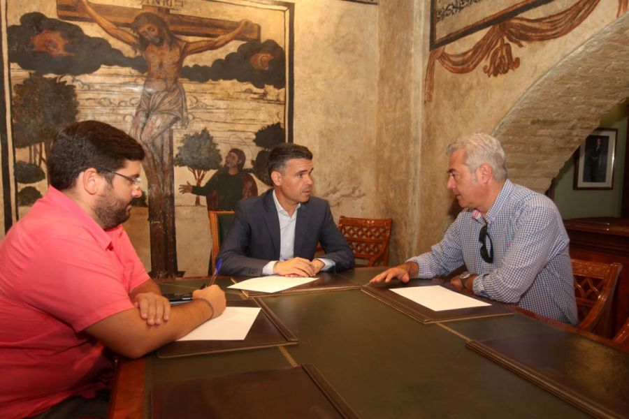 Imagen de la noticia El Ayuntamiento dedicará una calle a la Hermandad…