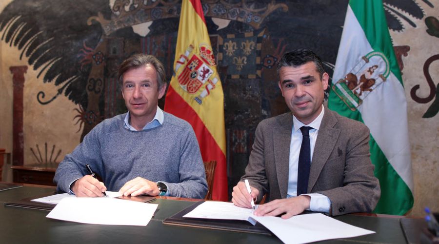 El alcalde firma convenios de colaboración con cuatro entidades para la celebración de eventos deportivos en el municipio