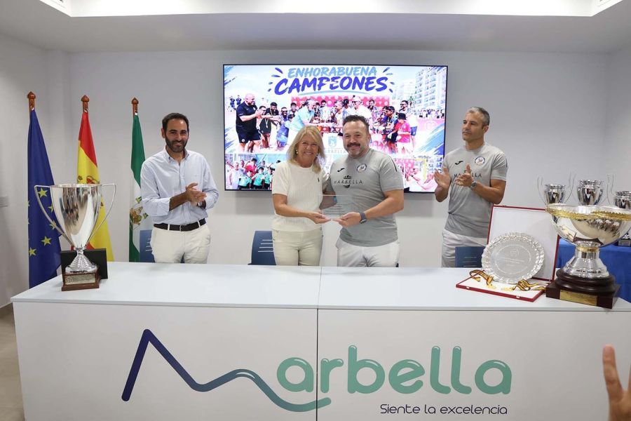 Imagen de la noticia El Ayuntamiento reconoce la histórica temporada d…