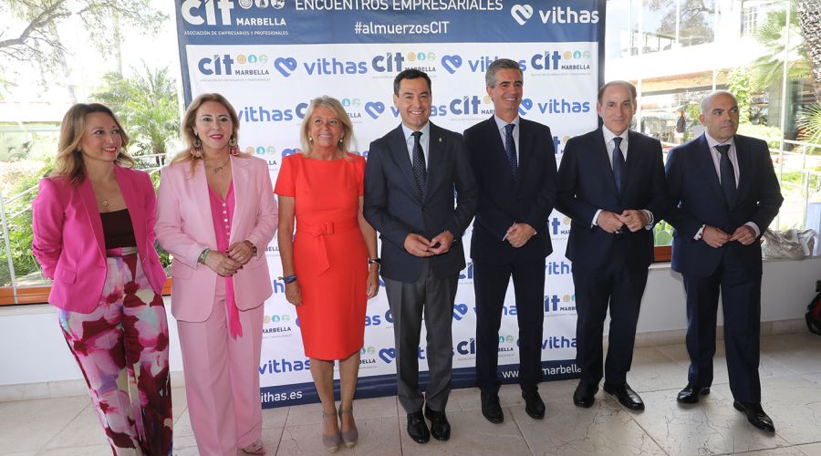 La alcaldesa acompaña al presidente de la Junta en el encuentro de socios de CIT Marbella