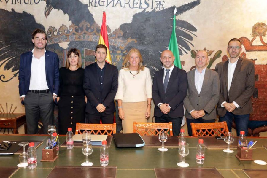 Imagen de la noticia La alcaldesa se reúne con Best Of You, agencia qu…