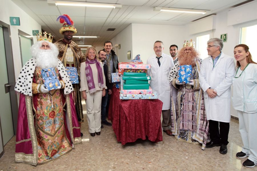 Imagen de la noticia Los Reyes Magos visitan el Hospital Costa del Sol…
