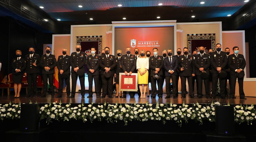 Marbella entrega las Medallas de la Ciudad a la Asociación DYA, la Policía Local y el Hospital Costa del Sol por su esfuerzo y generosidad durante la pandemia