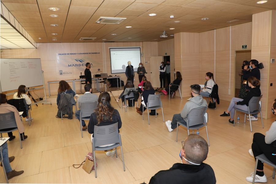 Imagen de la noticia La regidora asiste a un seminario formativo e inf…