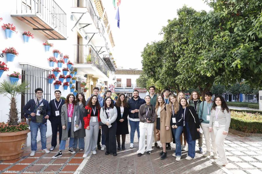 Imagen de la noticia Marbella reúne a medio centenar de estudiantes en…