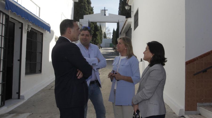El Ayuntamiento renovará en el plazo de un año los tres cementerios del municipio para ofrecer unas instalaciones más modernas y funcionales