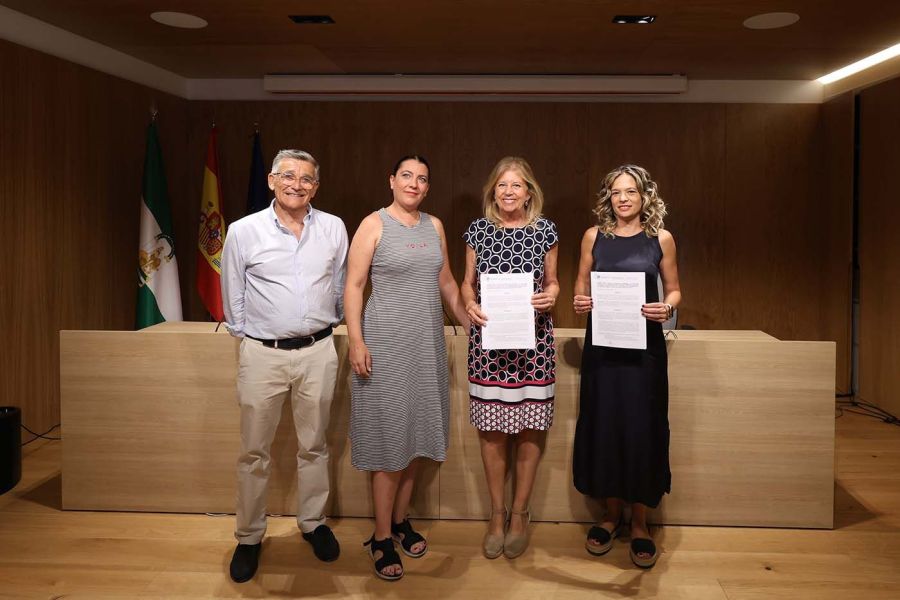 Imagen de la noticia El Ayuntamiento refuerza la colaboración con la A…