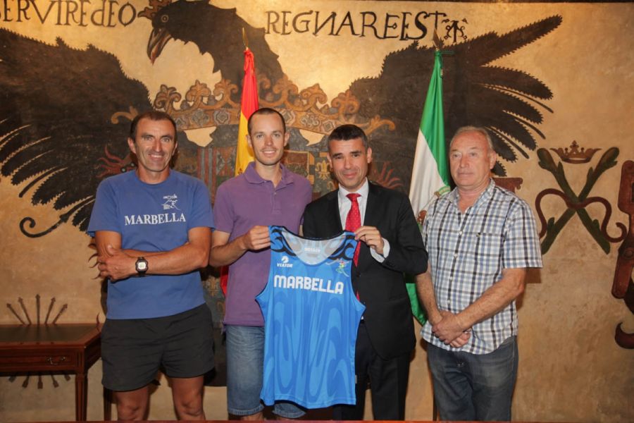 Imagen de la noticia El alcalde ha recibido hoy al atleta local Cristi…