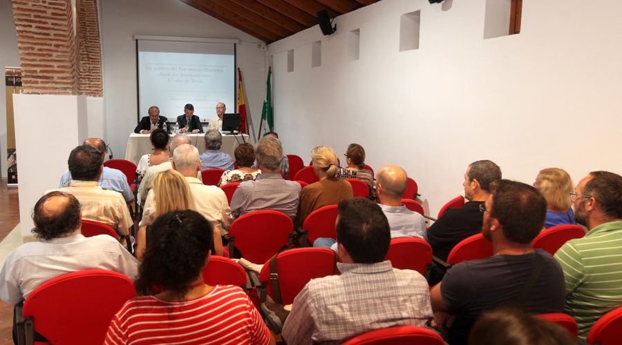El alcalde abre las VII Jornadas de Patrimonio que abordan la gestión del patrimonio urbano y el papel del arqueólogo municipal