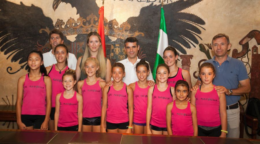 El alcalde felicita al Club de Gimnasia Rítmica de Marbella por los éxitos de la temporada