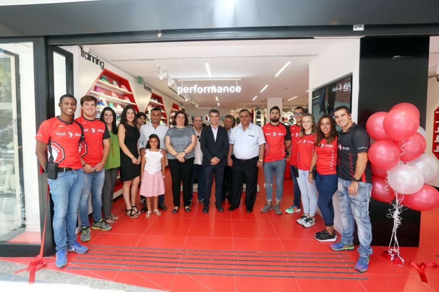 Imagen de la noticia El alcalde asiste a la inauguración de un nuevo e…