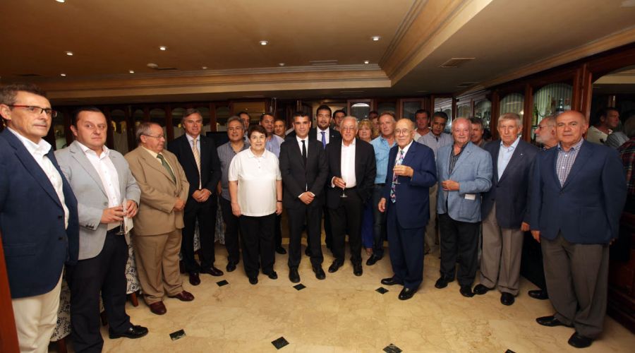 El alcalde anuncia en el Skal la presentación próximamente del Foro de Innovación y Promoción Turística de Marbella