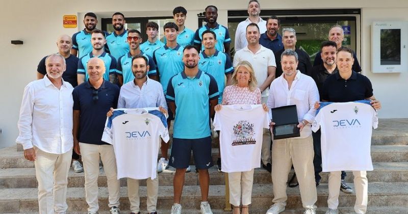 La alcaldesa destaca la gran temporada del deporte local con los ascensos del Atlético Marbella Paraíso y del Pablo Picasso Femenino a Tercera RFEF