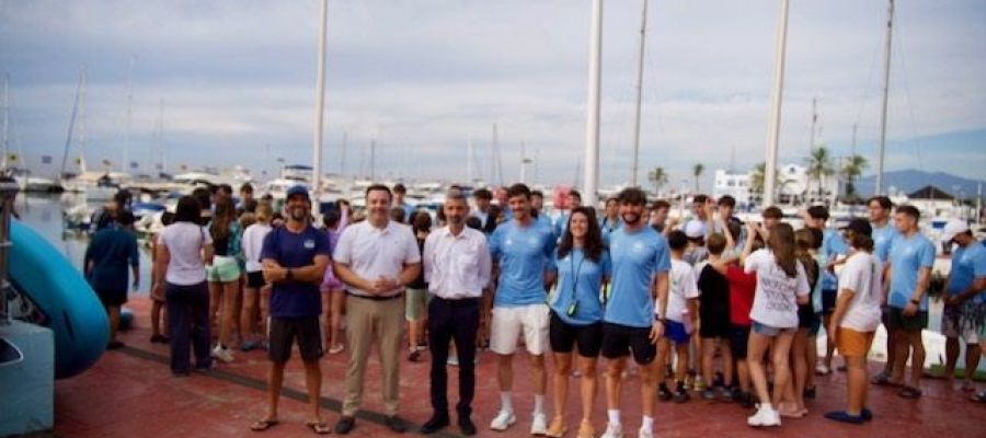 El Puerto Deportivo Virgen del Carmen de Marbella acerca a los escolares el conocimiento del entorno marítimo y la práctica de deportes náuticos